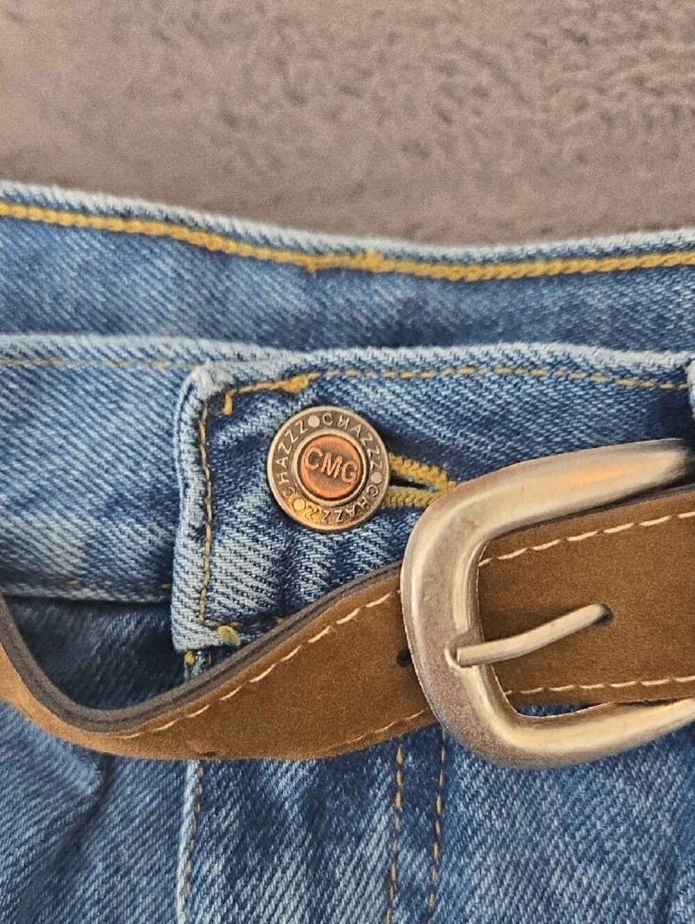 Vintage Warner Bros. Tweety Blue Denim High-Rise Shorts with Brown Belt - Picture 9 of 10